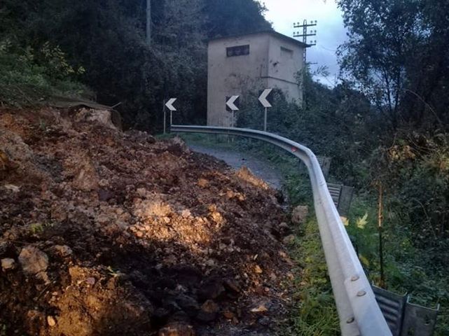 Grossa frana invade la strada provinciale Subiaco – Jenne nei pressi dei monasteri benedettini