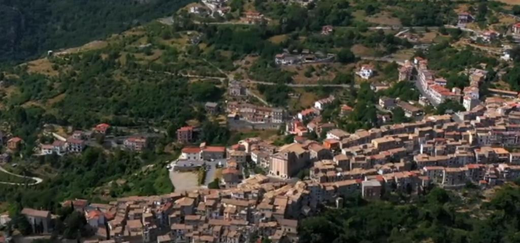 Un viaggio a Jenne per raccontare la perla della Valle Aniene. Ed è incanto e realtà.