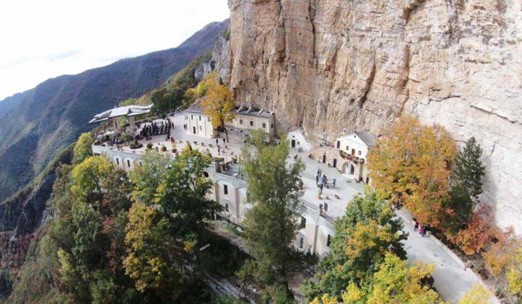 Emergenza Covid: Annullati i pellegrinaggi alla Trinità di Vallepietra, ma il santuario si potrà visitare dal 15 giugno